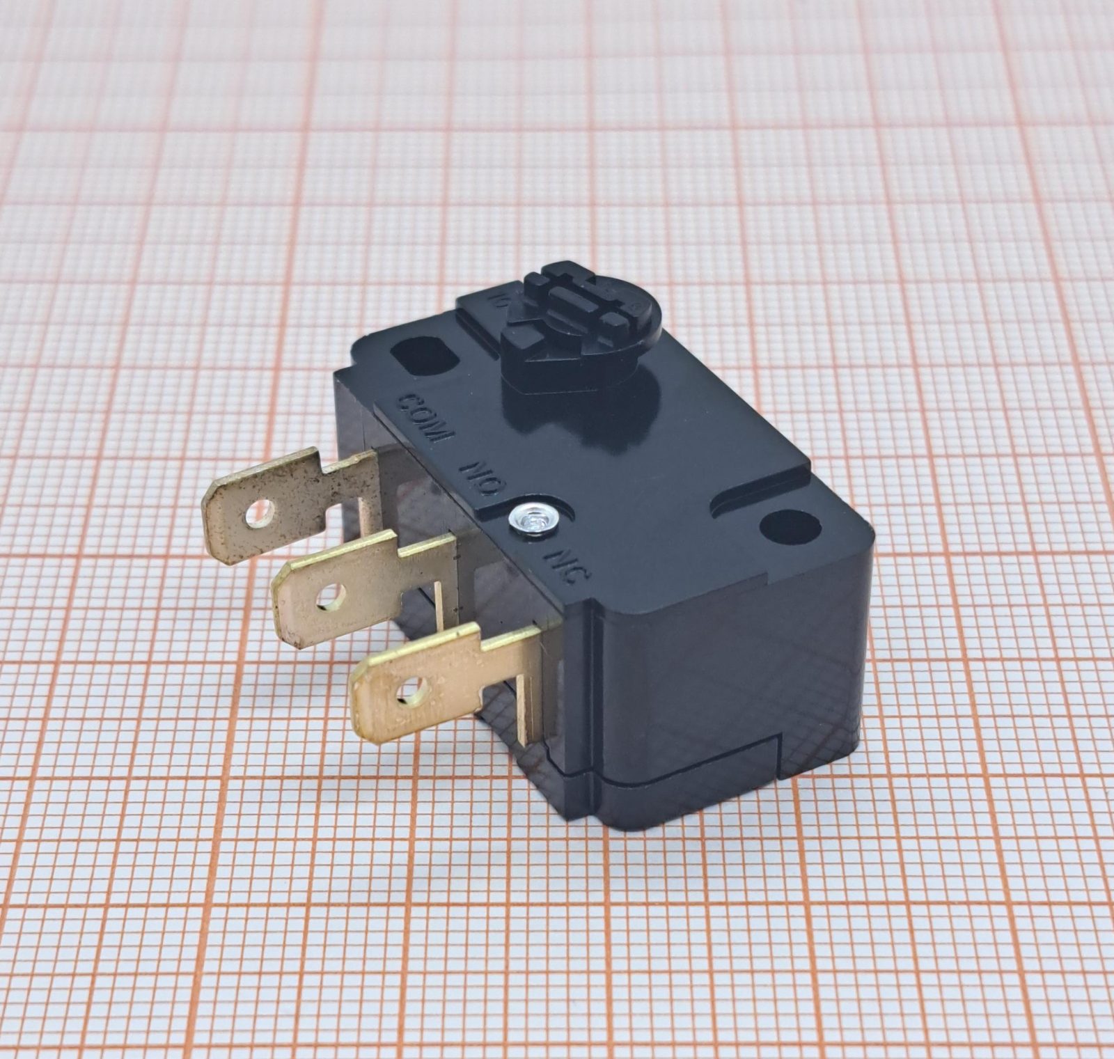 Микропереключатель SNAP ACTION D2MC5H OMRON OCB Микропереключатель SNAP ACTION D2MC5H OMRON OCB