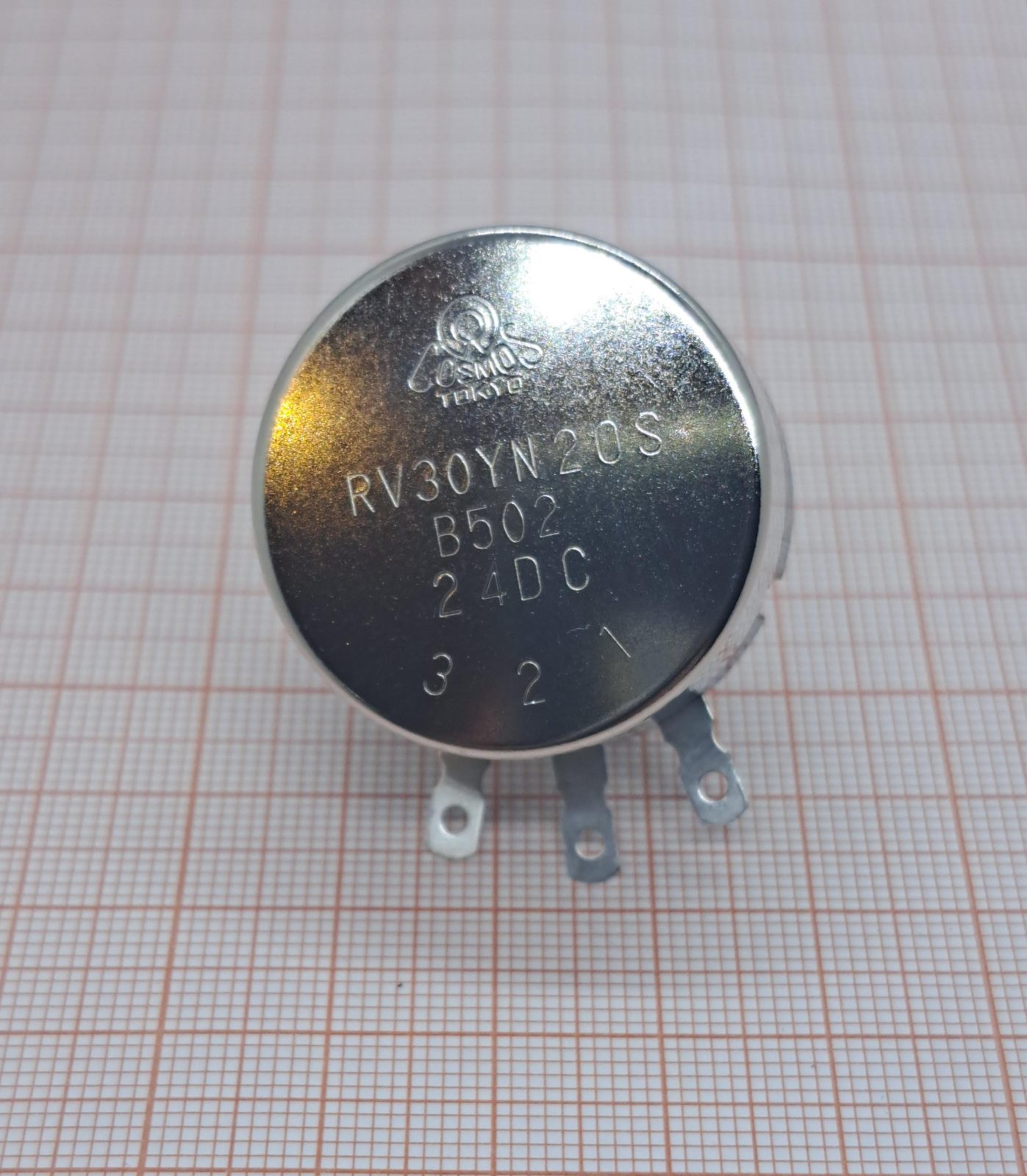 Потенциометр осевой RV30YN-20S-0B502 TOCOS Потенциометр осевой RV30YN-20S-0B502 TOCOS