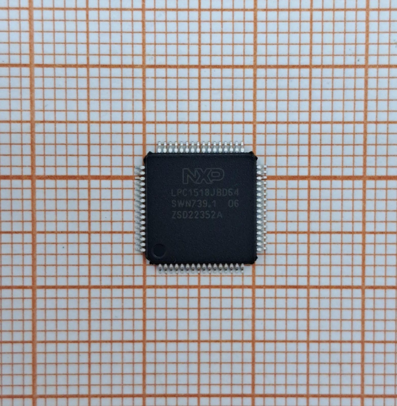 Микроконтроллер ARM LPC1518JBD64E NXP Микроконтроллер ARM LPC1518JBD64E NXP