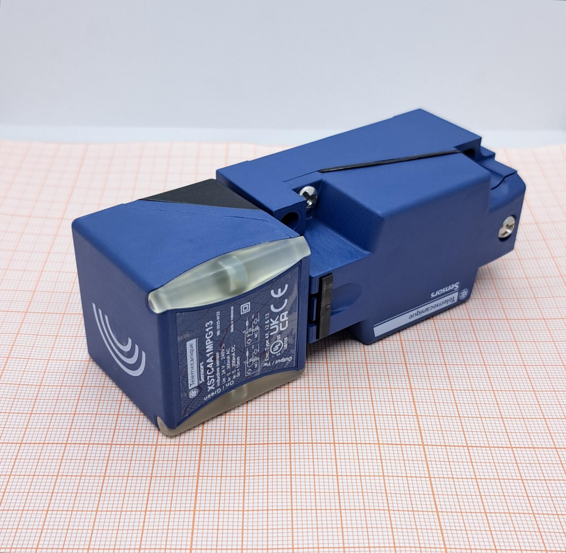 Датчик индуктивный XS7C4A1MPG13 SCHNEIDER ELECTRIC