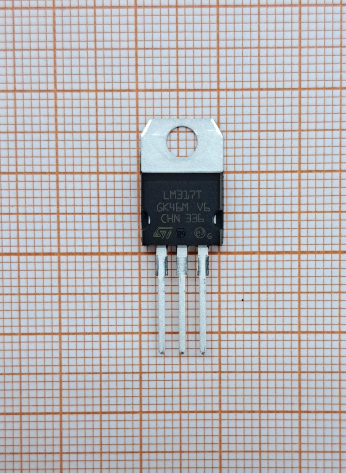Стабилизатор напряжения LM317T STMicroelectronics Стабилизатор напряжения LM317T STMicroelectronics