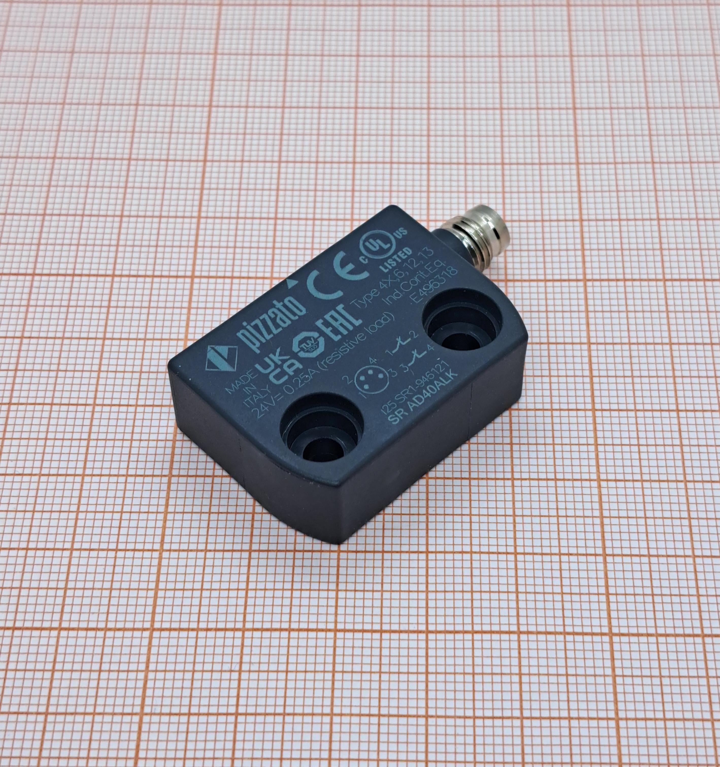 Выключатель безопасности магнитный SR AD40ALK  PIZZATO ELETTRICA