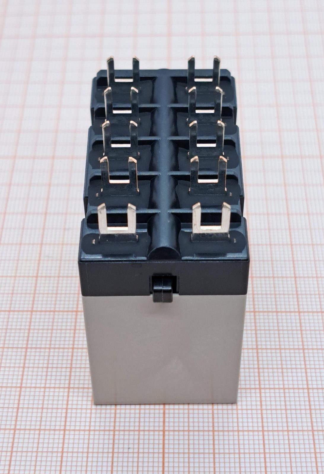 Реле электромагнитное G7J-3A1B-P 24VDC OMRON Реле электромагнитное G7J-3A1B-P 24VDC OMRON