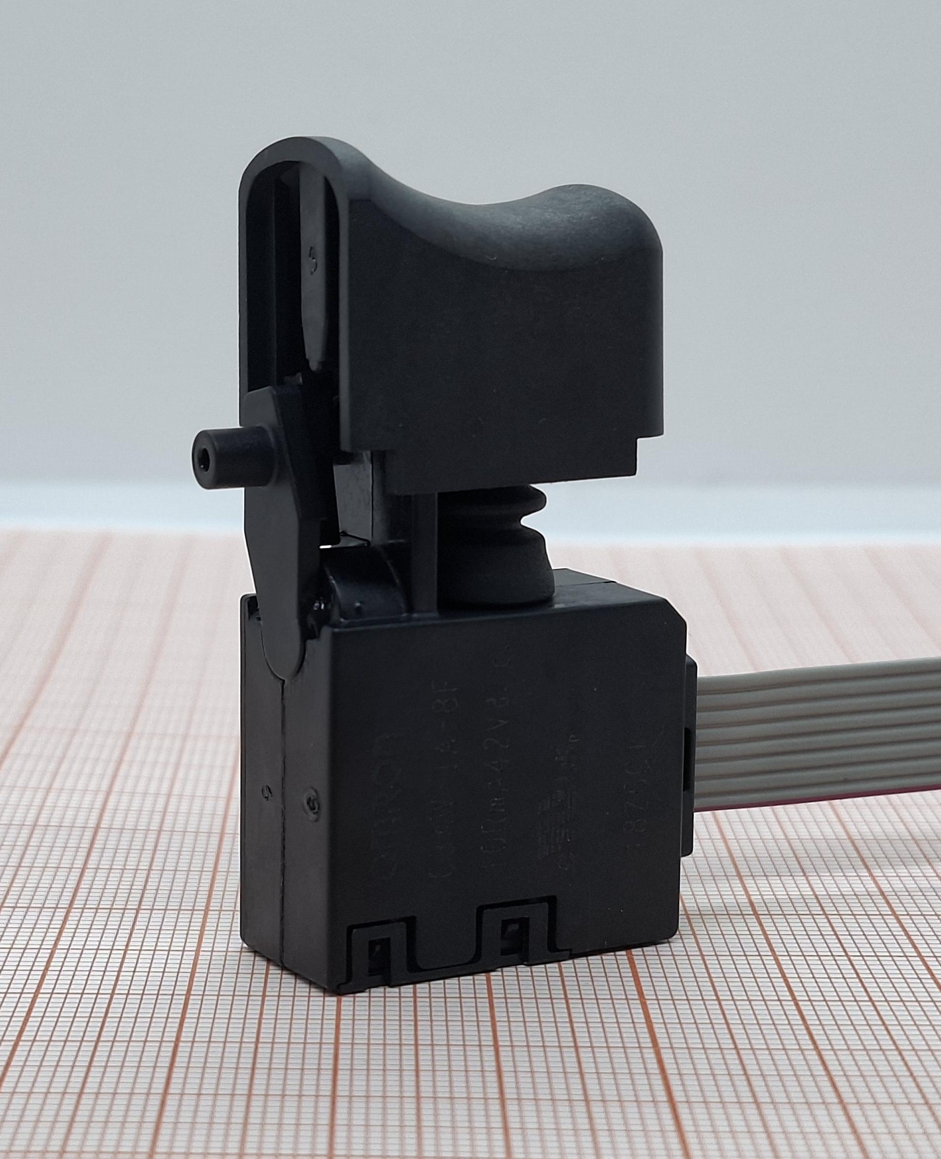 Переключатель кнопочный C3AW1A8F OMRON OCB